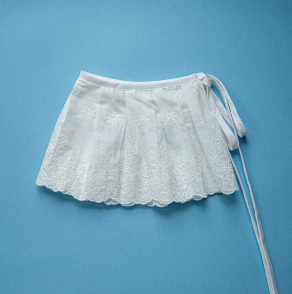 Basque Wendy - Image 1